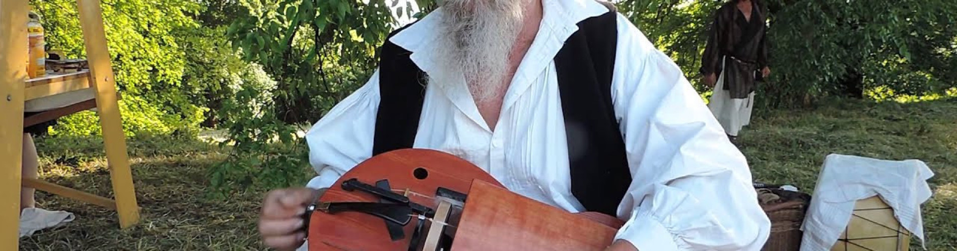 Tekerőlant, más néven nyenyere